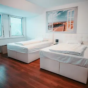 https://apt-shopping-center-14.vienna-besthotels.com